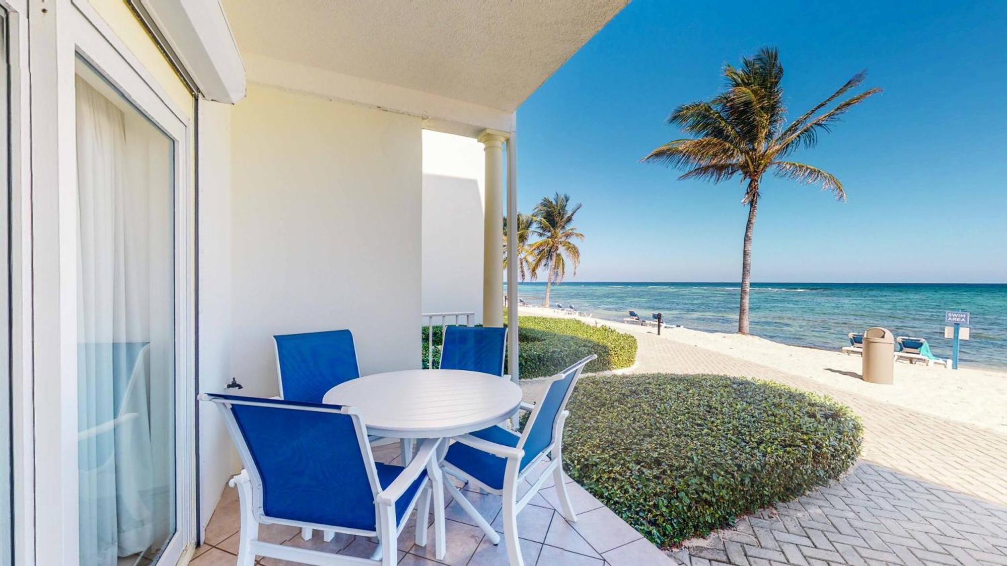 Wyndham Reef Resort, Grand Cayman Resort 4*