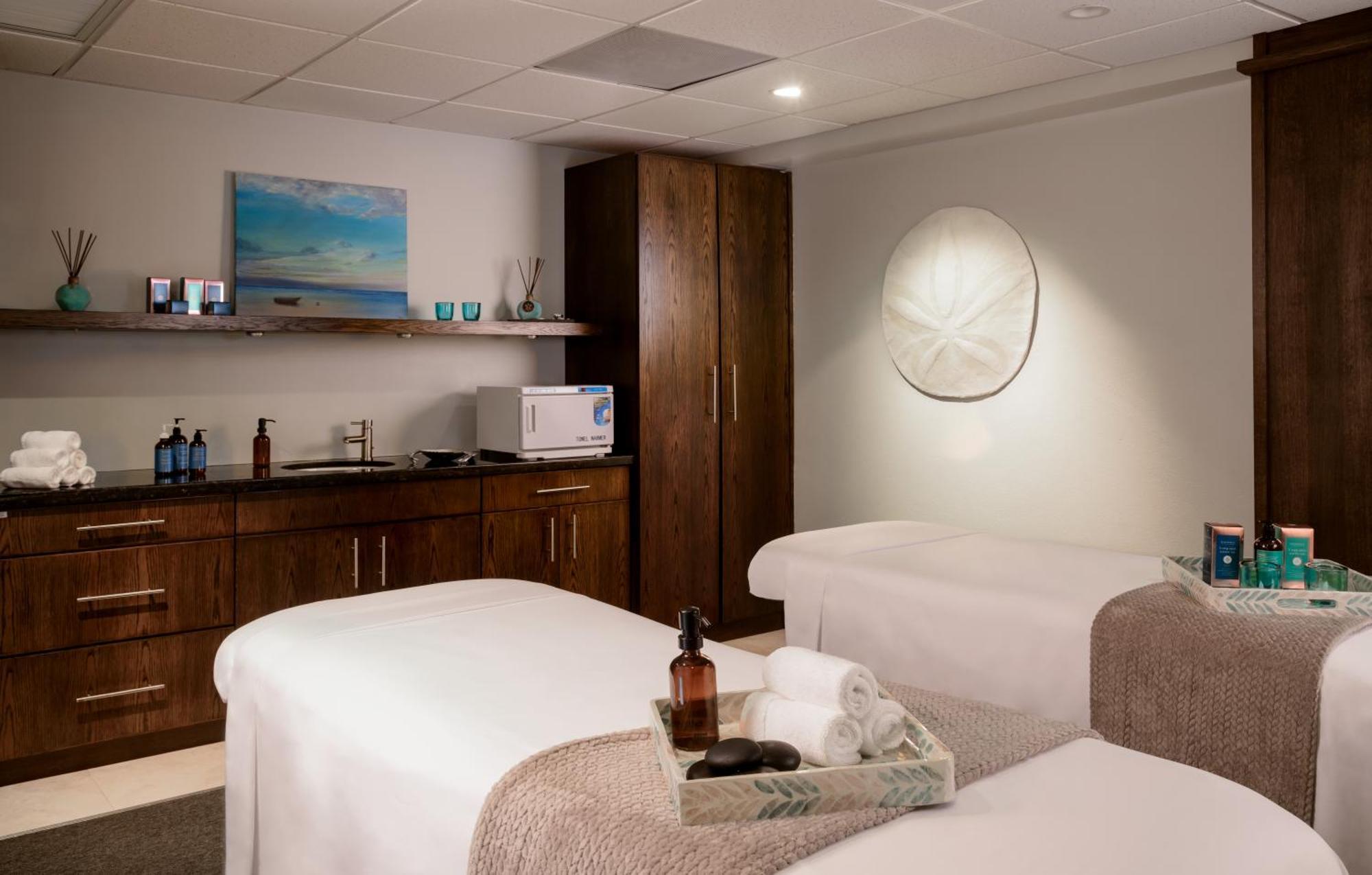 Wyndham Reef Resort, Grand Cayman Resort East End